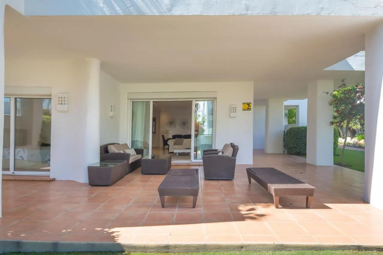 Apartment Alcazaba Beach, Beach Front Complex In Estepona